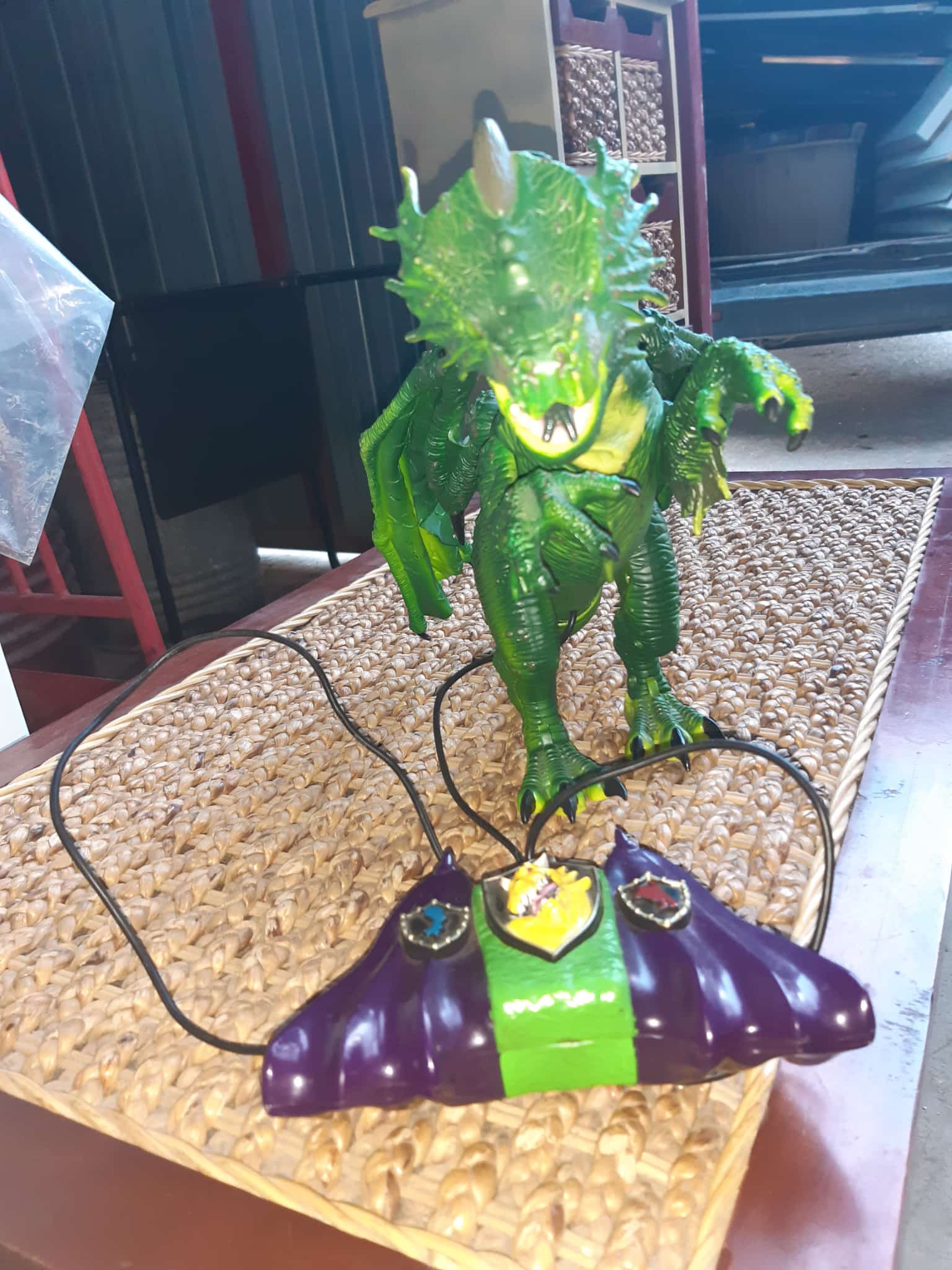 Dragon interactif vert