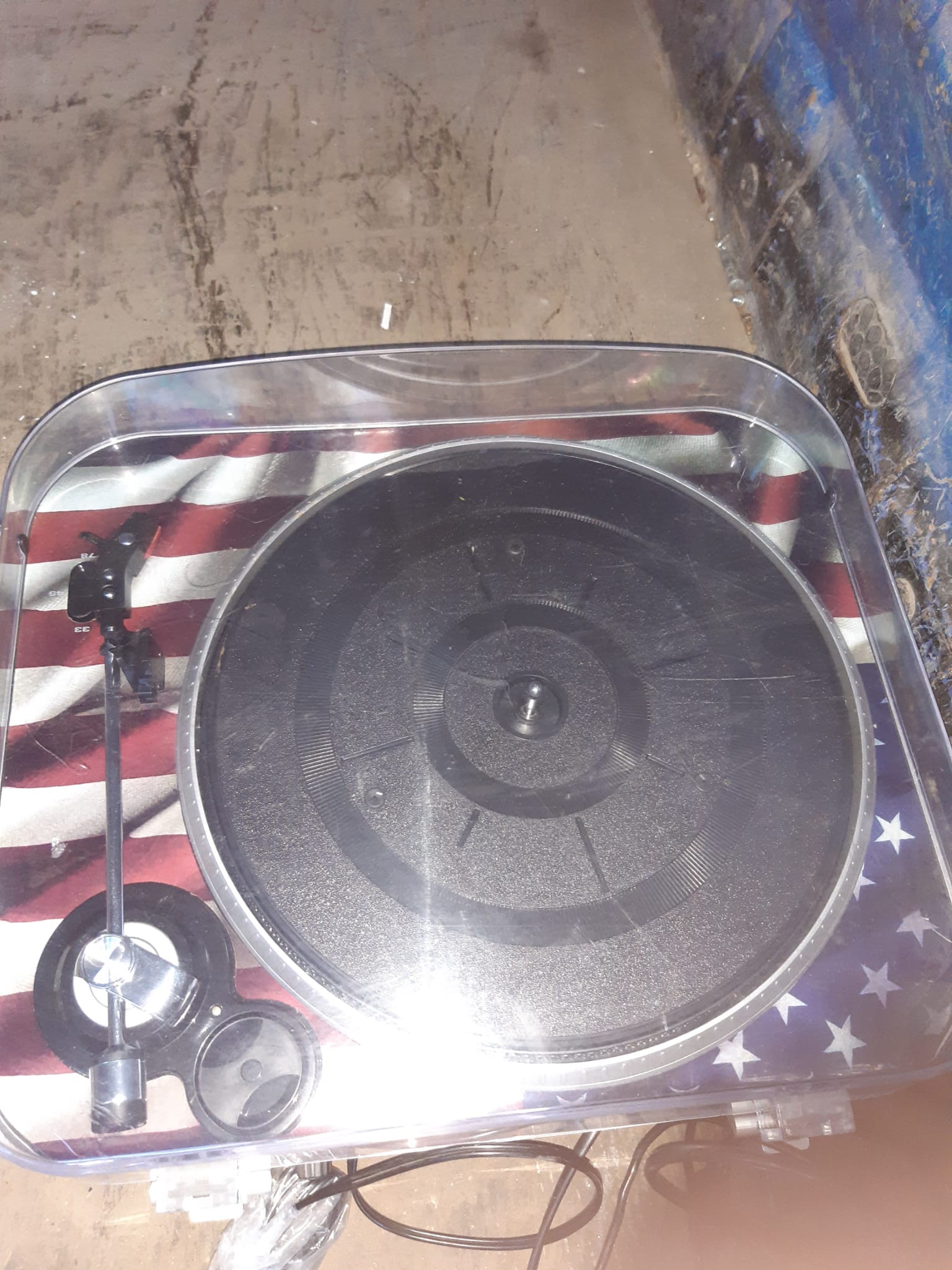 Platine style drapeau